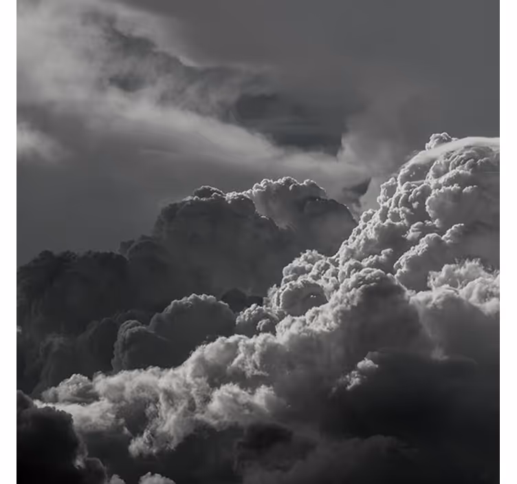 Living room blind in black and white clouds - TenStickers