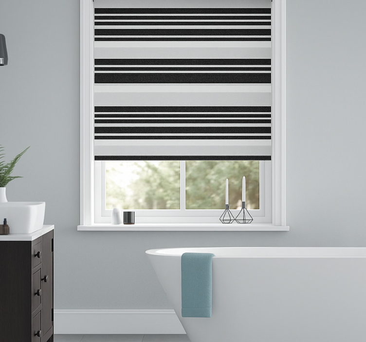 "Righe Bianco Nero" bathroom blind - TenStickers