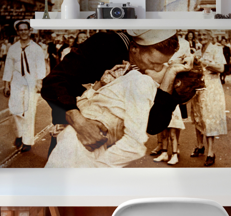 Historic Embrace Moment romantic wall mural - TenStickers