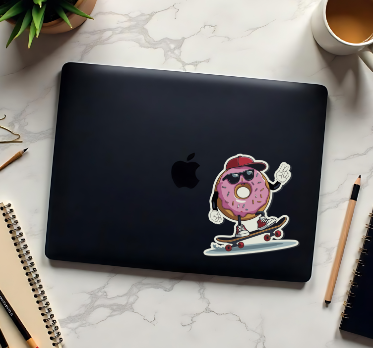Skater donat Laptop sticker - TenStickers