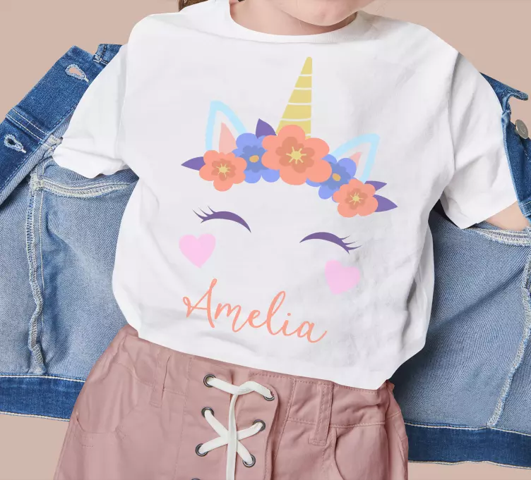 Unicorn pattern with name Kids t-shirt - TenStickers